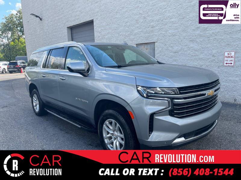 Used 2024 Chevrolet Suburban LT image 1