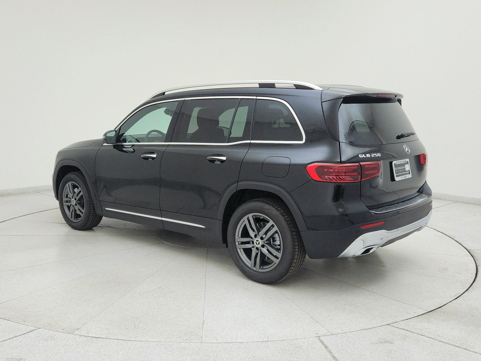 New 2025 Mercedes-Benz GLB 250 image 9