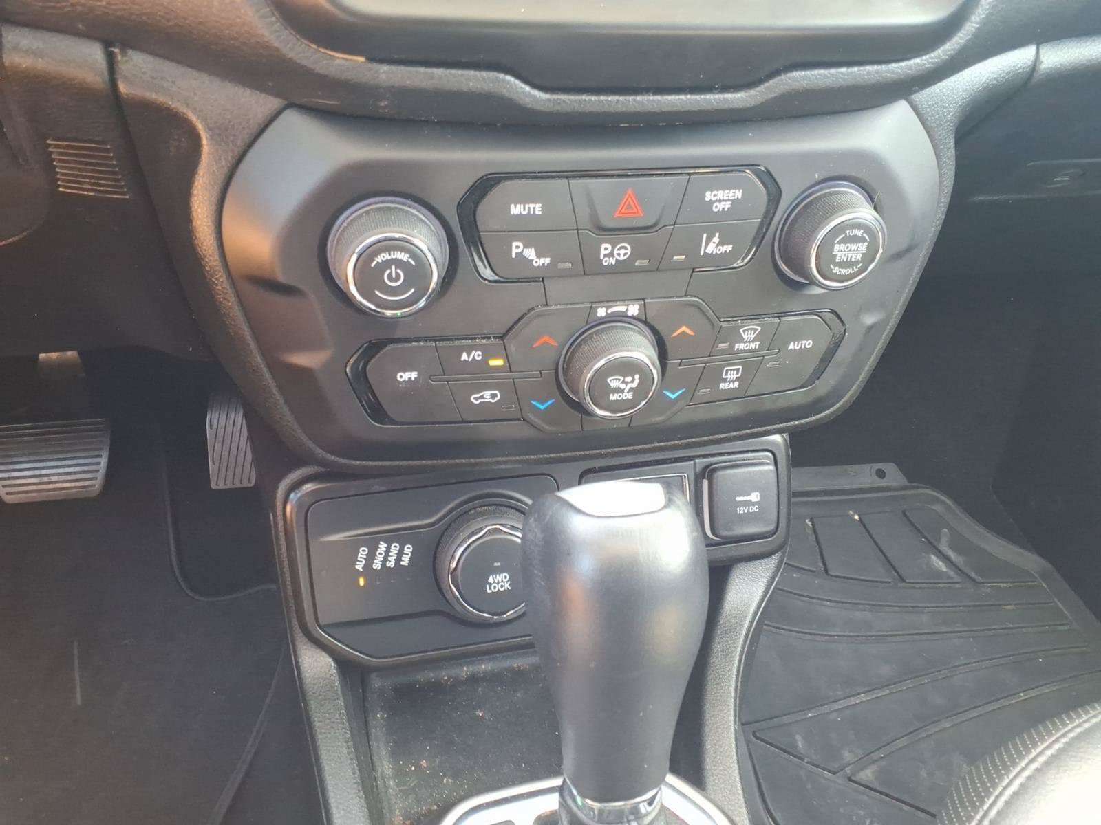 Used 2021 Jeep Renegade Limited w/ Sun & Sound Group AWD/4WD image 21
