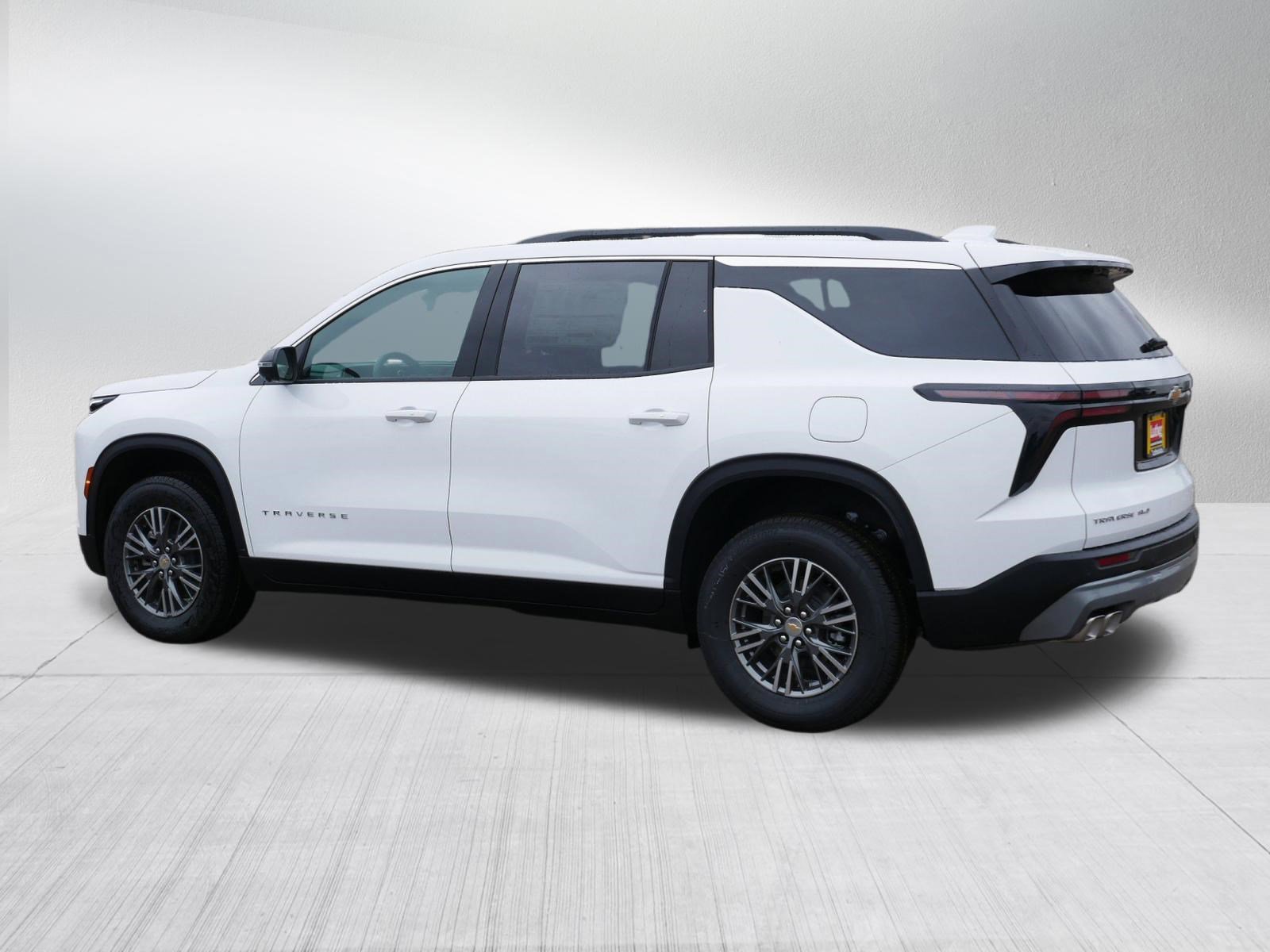 New 2026 Chevrolet Traverse LT w/ Driver Confidence Package image 2