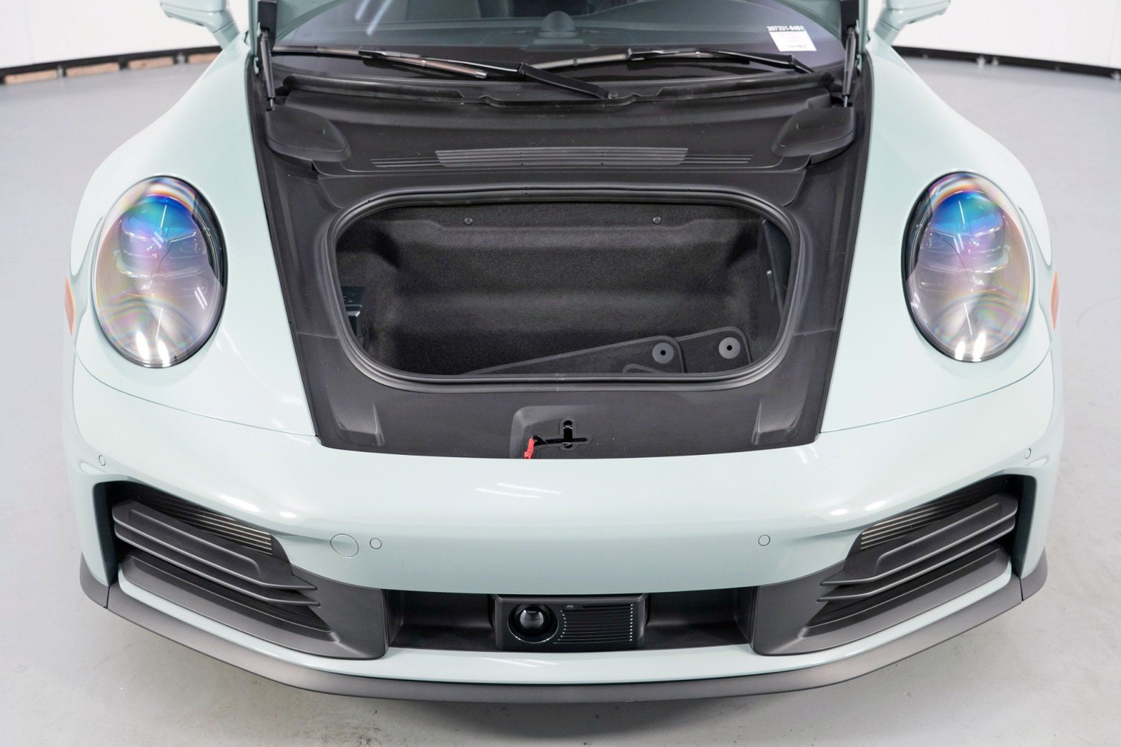 Used 2025 Porsche 911 Carrera RWD image 8