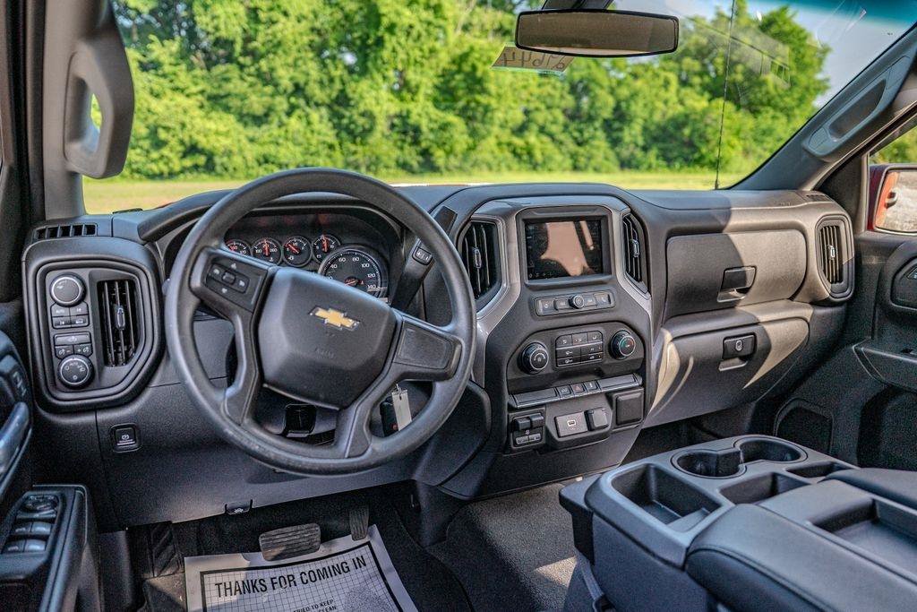 Used 2019 Chevrolet Silverado 1500 Custom w/ Custom Value Package AWD/4WD image 16