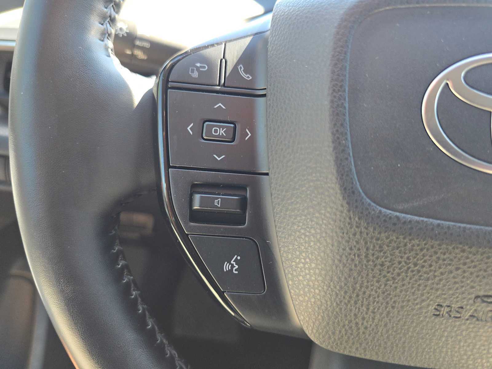 Used 2025 Toyota Prius XLE image 29