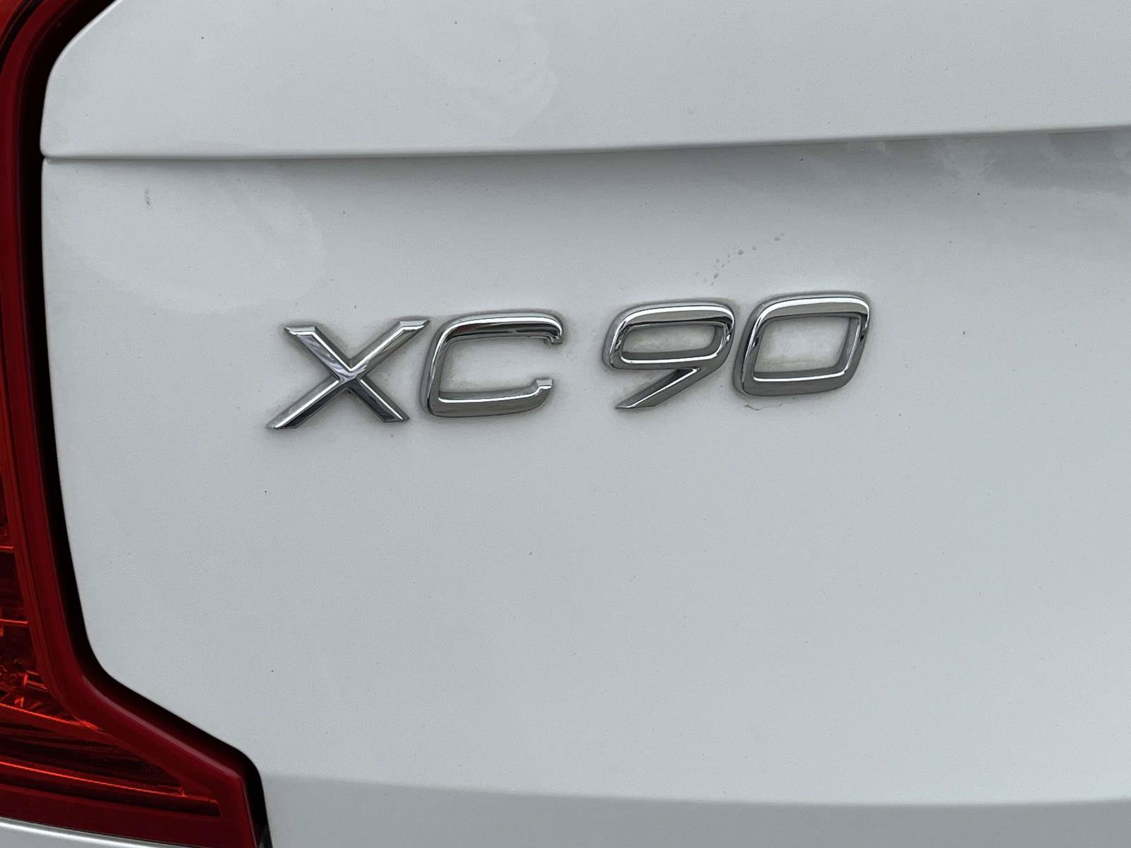 Certified 2023 Volvo XC90 B5 Plus w/ Protection Package AWD/4WD image 11