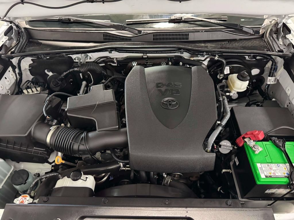 Used 2023 Toyota Tacoma SR5 AWD/4WD image 28