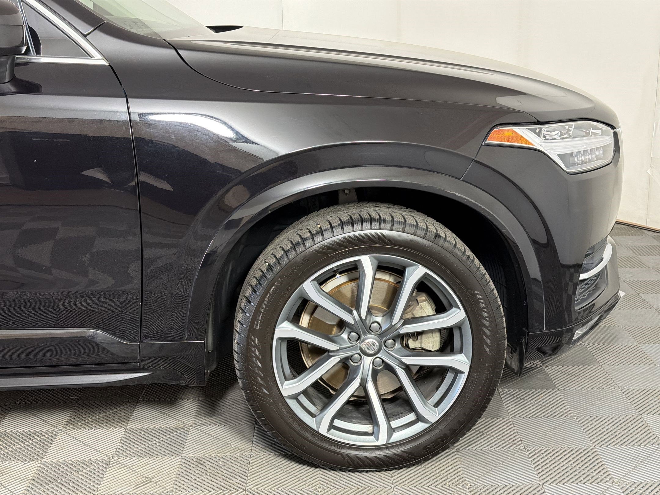 Used 2019 Volvo XC90 T5 Momentum w/ Protection Package Premier image 12