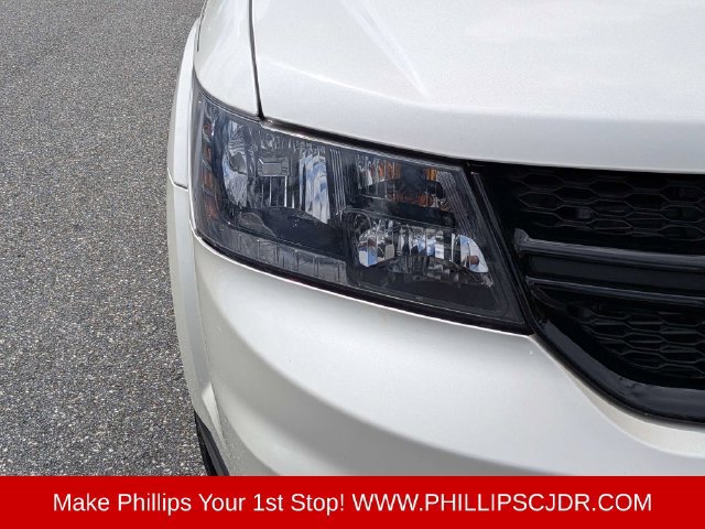 Used 2015 Dodge Journey Crossroad w/ Flexible Seating Group FWD image 8