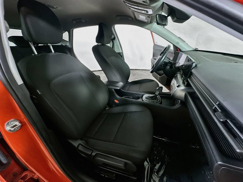 Used 2024 Hyundai Kona SEL FWD image 12