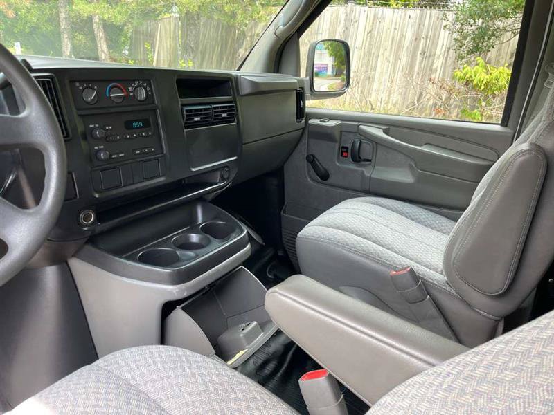 Used 2007 Chevrolet Express 3500 Extended RWD image 43