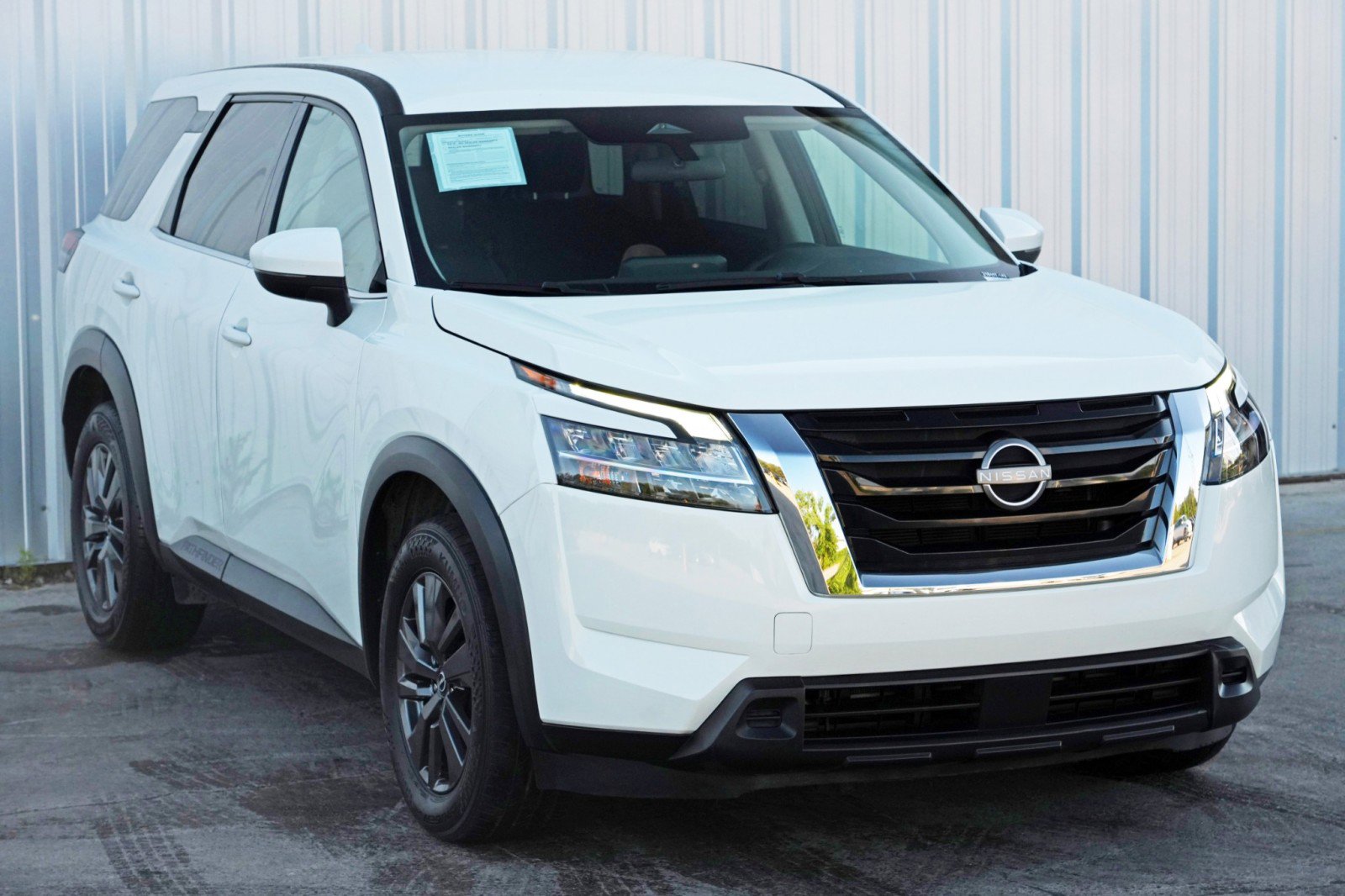 Used 2022 Nissan Pathfinder S image 49