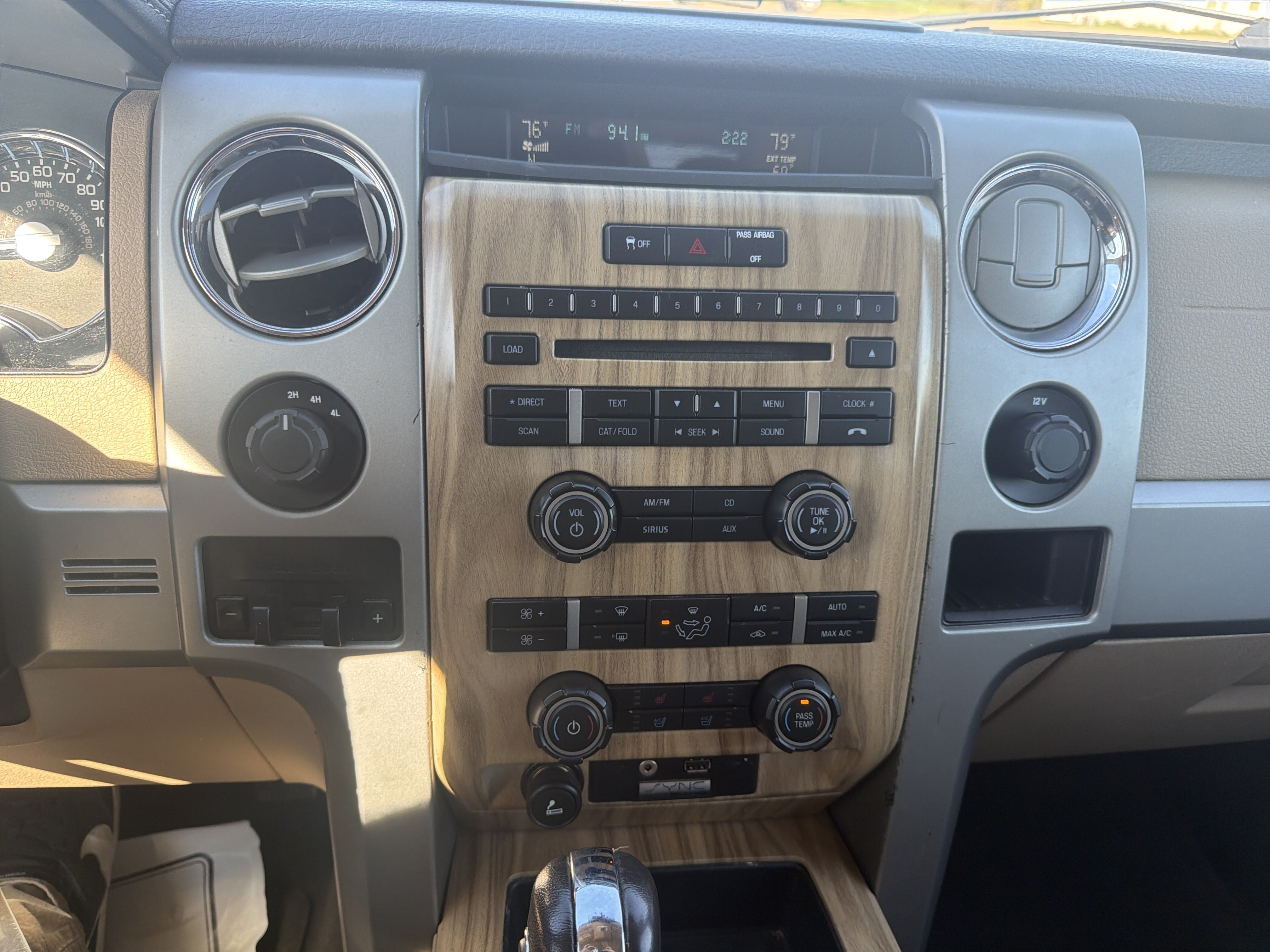 Used 2011 Ford F150 Lariat w/ Lariat Chrome Pkg AWD/4WD image 24