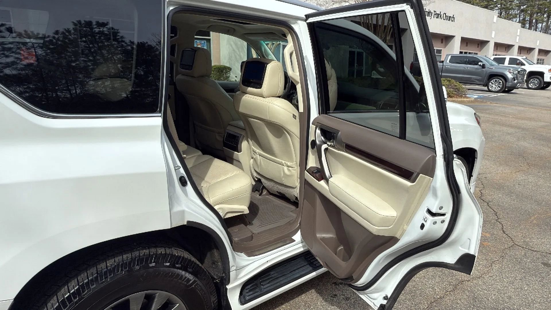 Used 2015 Lexus GX 460 Luxury image 18