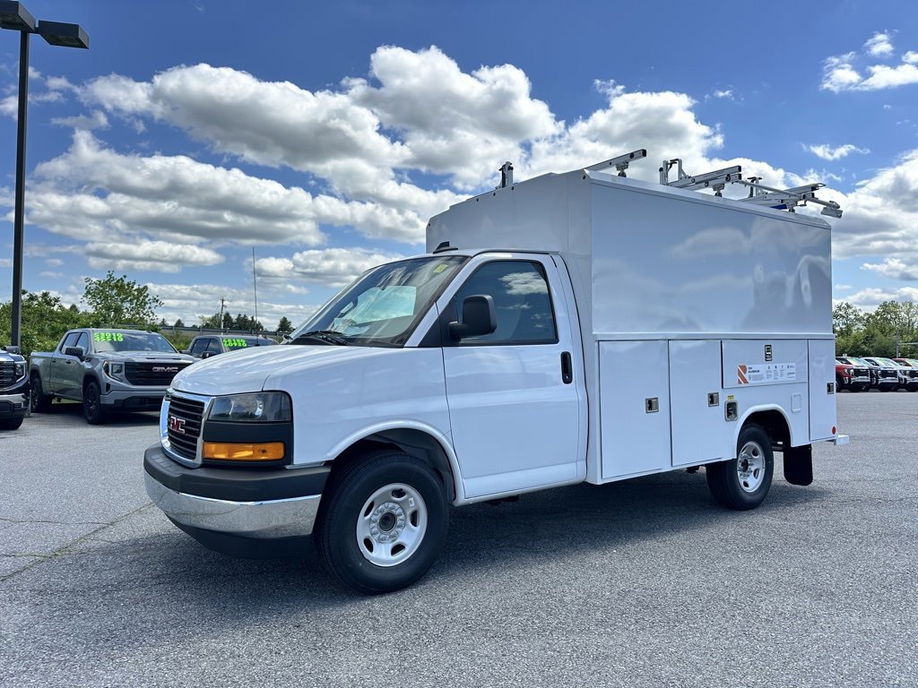 New 2025 GMC Savana 3500 w/ Power Convenience Package image 2