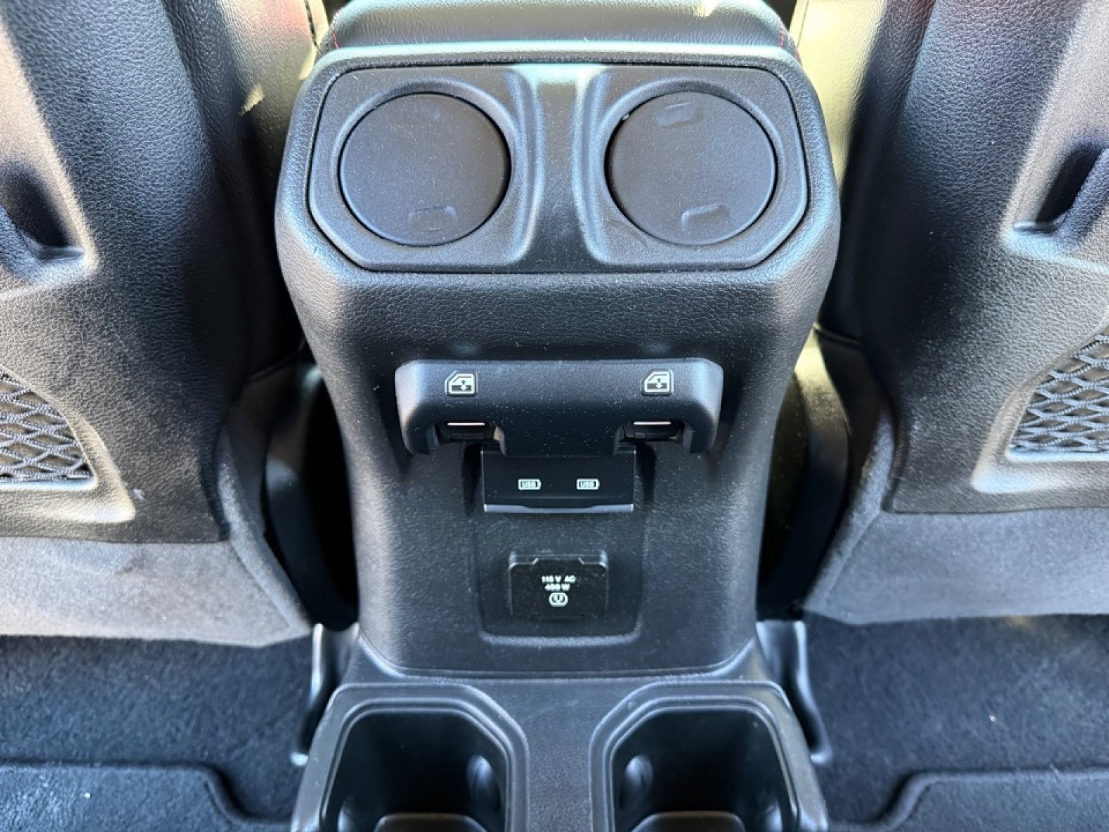 Used 2022 Jeep Gladiator Rubicon w/ Cold Weather Group image 32