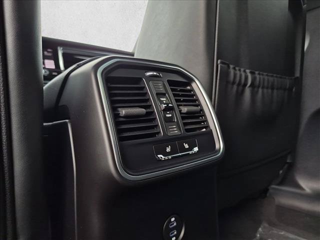 Used 2023 Porsche Macan S AWD/4WD image 23