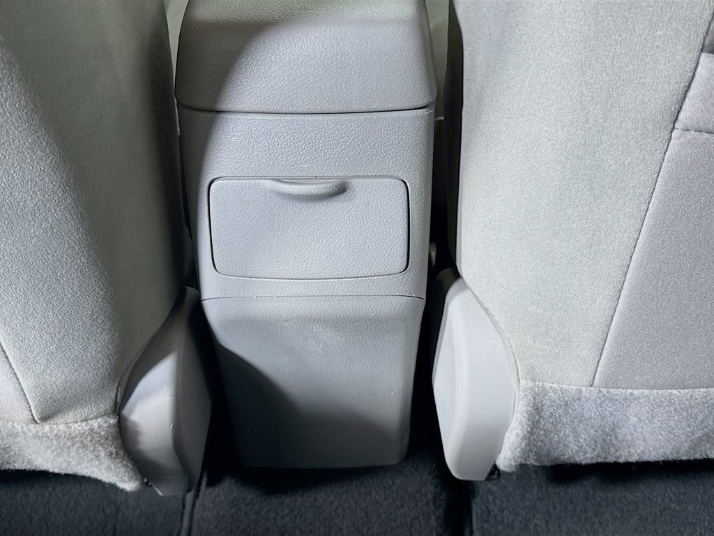 Used 2013 Toyota Corolla LE image 24