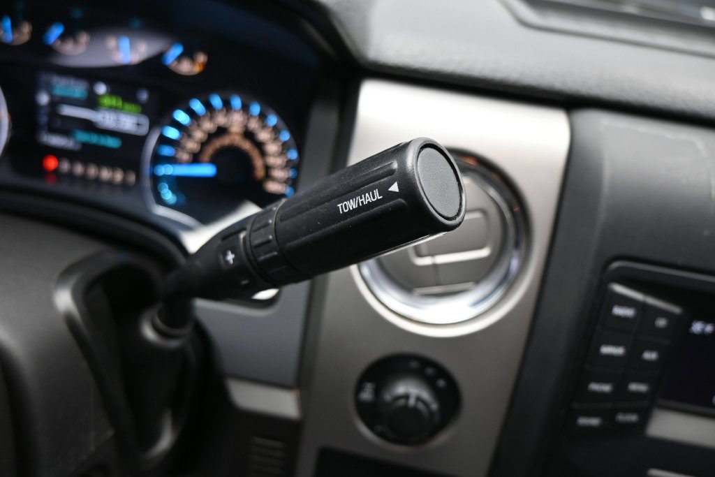 Used 2014 Ford F150 XLT w/ Equipment Group 302A Luxury AWD/4WD image 19