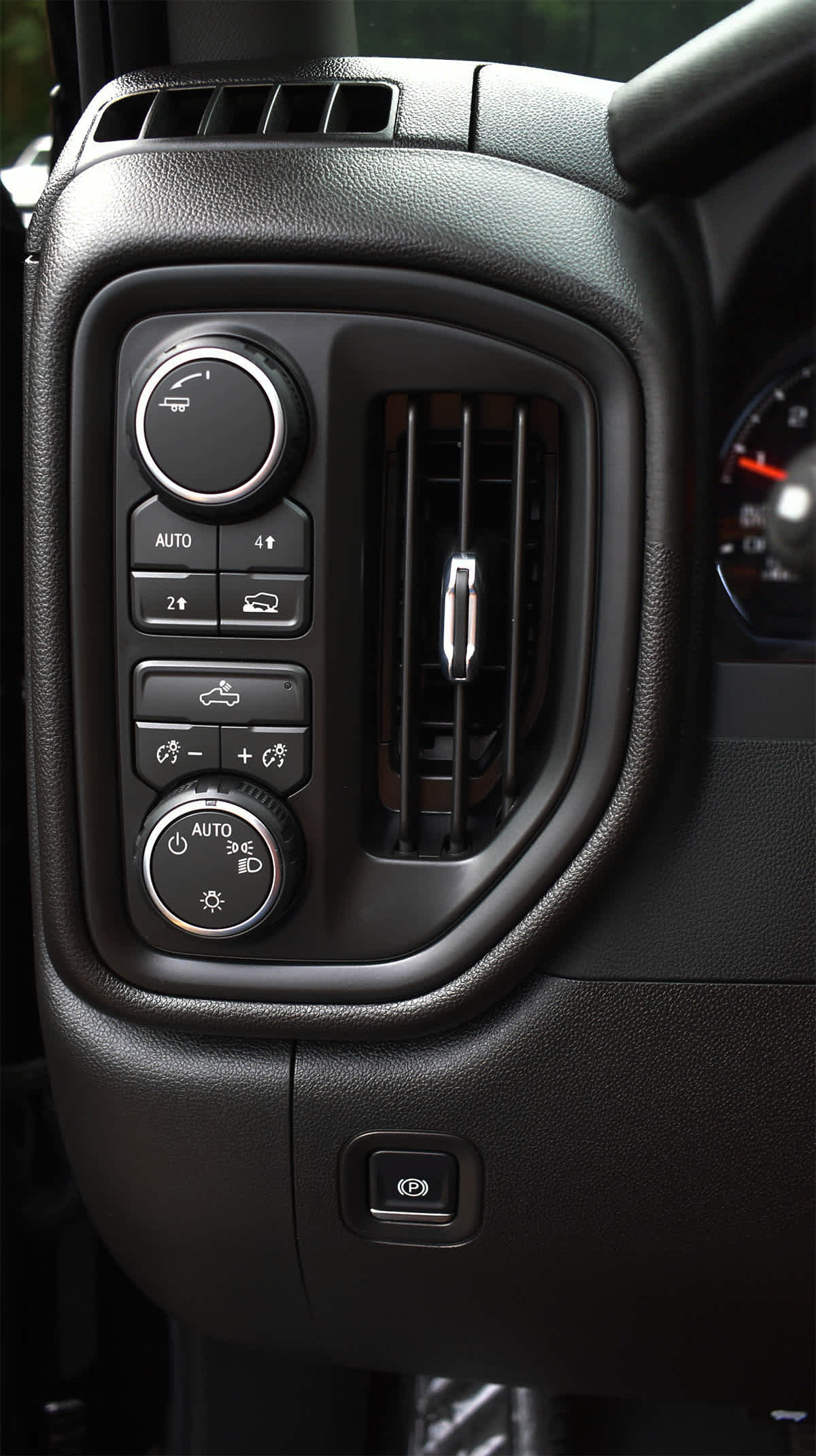 Used 2026 Chevrolet Silverado 1500 Custom w/ Turbomax Blackout Package AWD/4WD image 18
