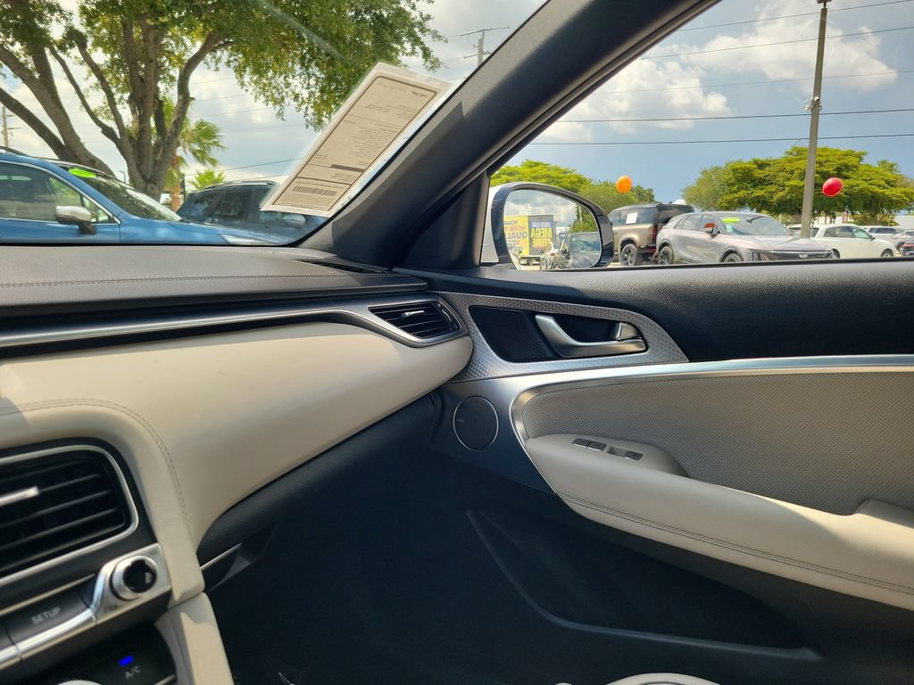 Used 2023 Genesis G70 2.0T w/ Sport Prestige Package RWD image 32