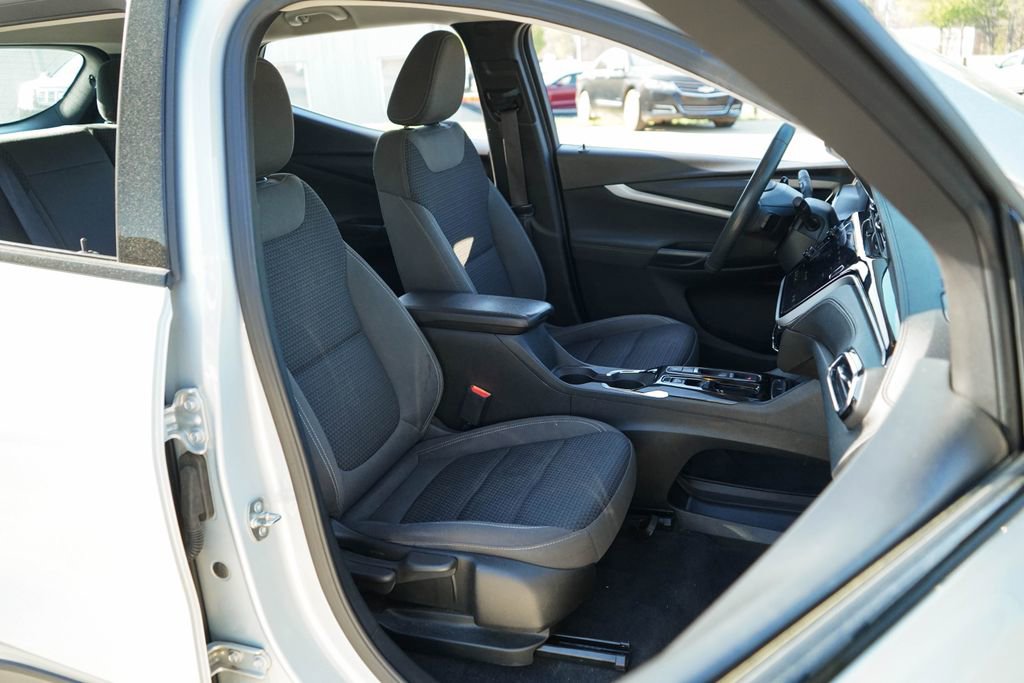 Used 2023 Chevrolet Bolt EUV LT image 32