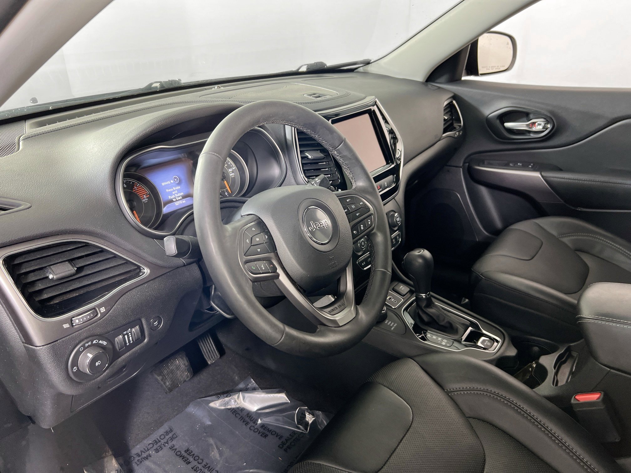 Used 2022 Jeep Cherokee Limited image 9