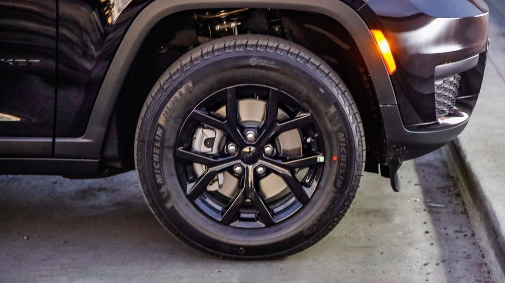 New 2025 Jeep Grand Cherokee L Altitude image 11