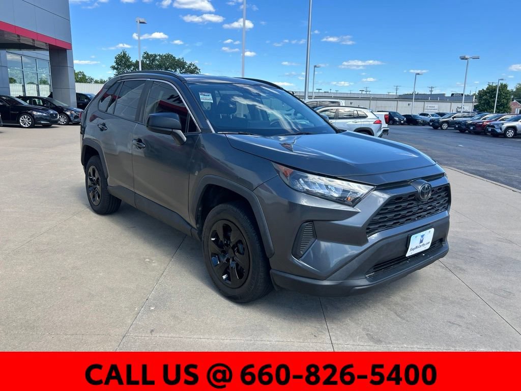 Used 2020 Toyota RAV4 LE FWD image 4