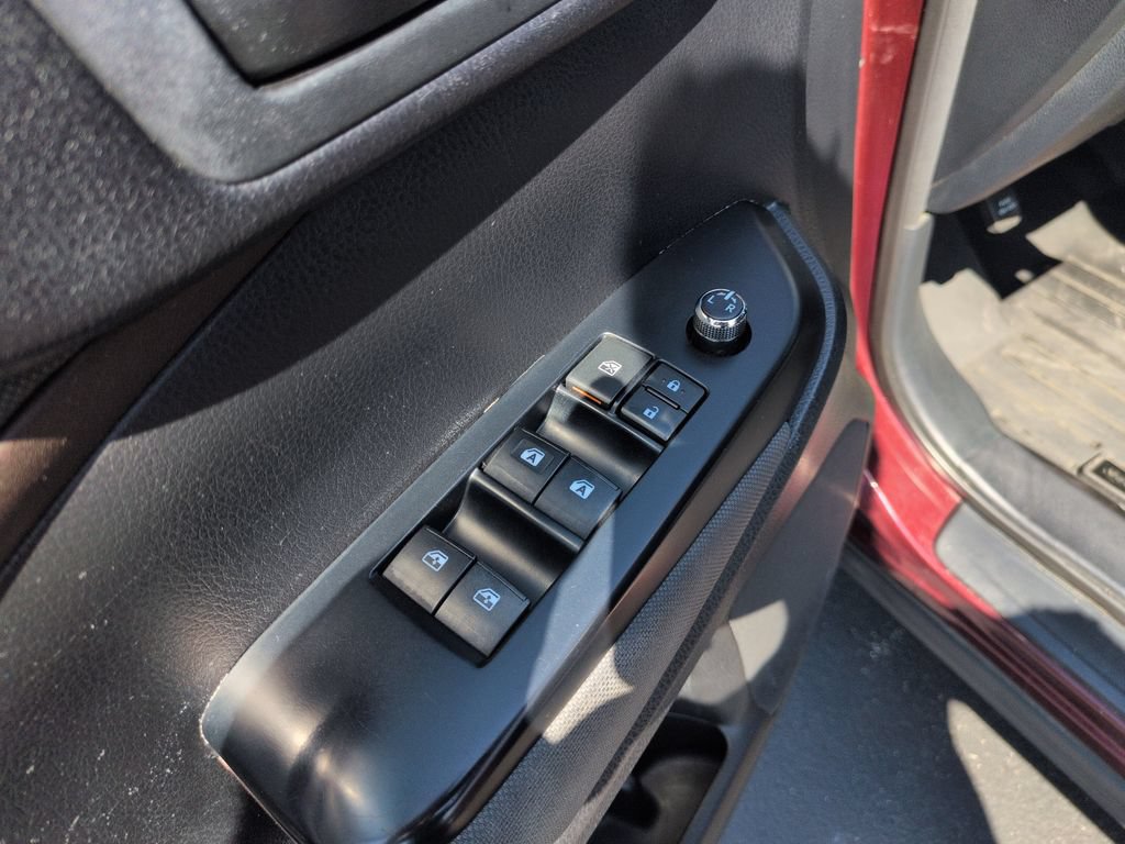 Used 2014 Toyota Highlander LE FWD image 12