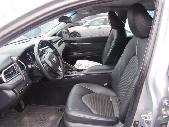 Used 2018 Toyota Camry SE image 11