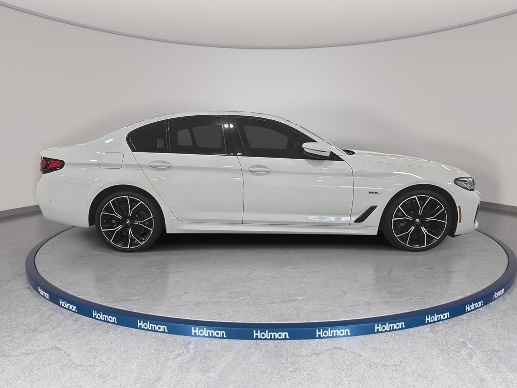 Certified 2023 BMW 530e w/ M Sport Package RWD image 4