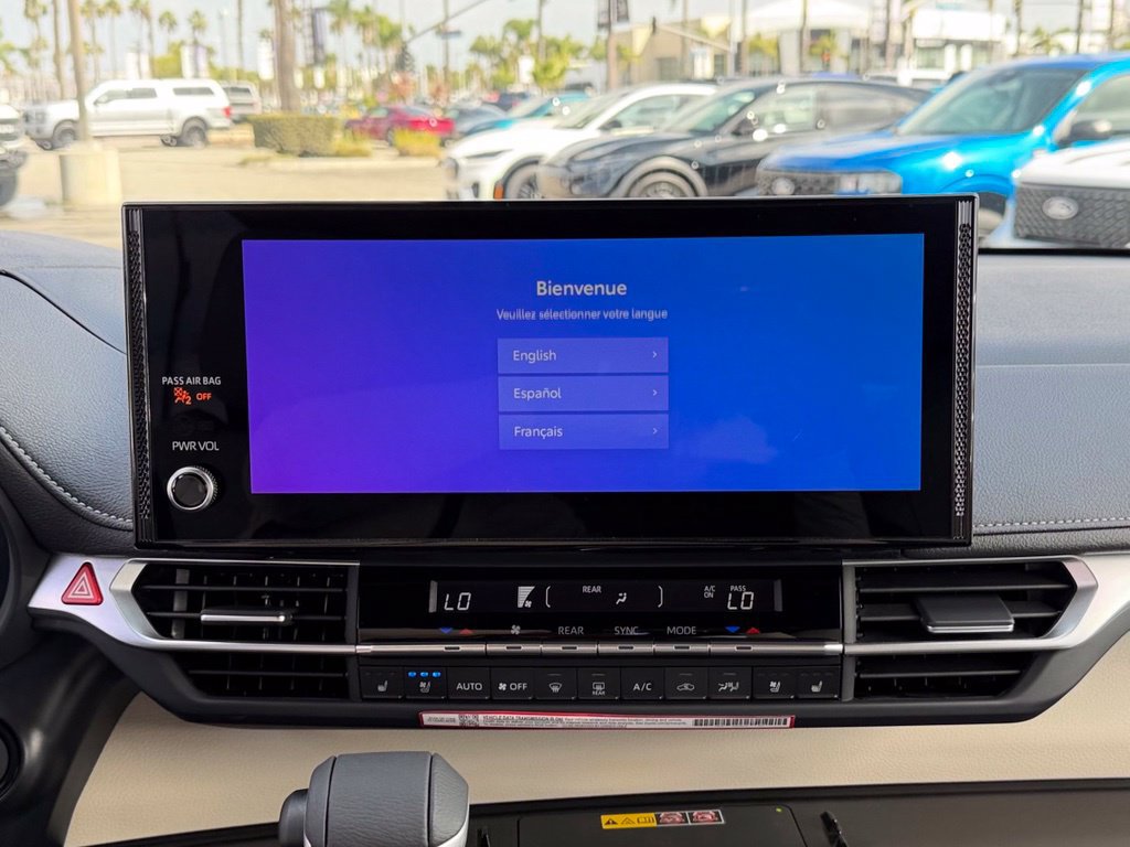 Used 2026 Toyota Sienna Limited FWD image 25
