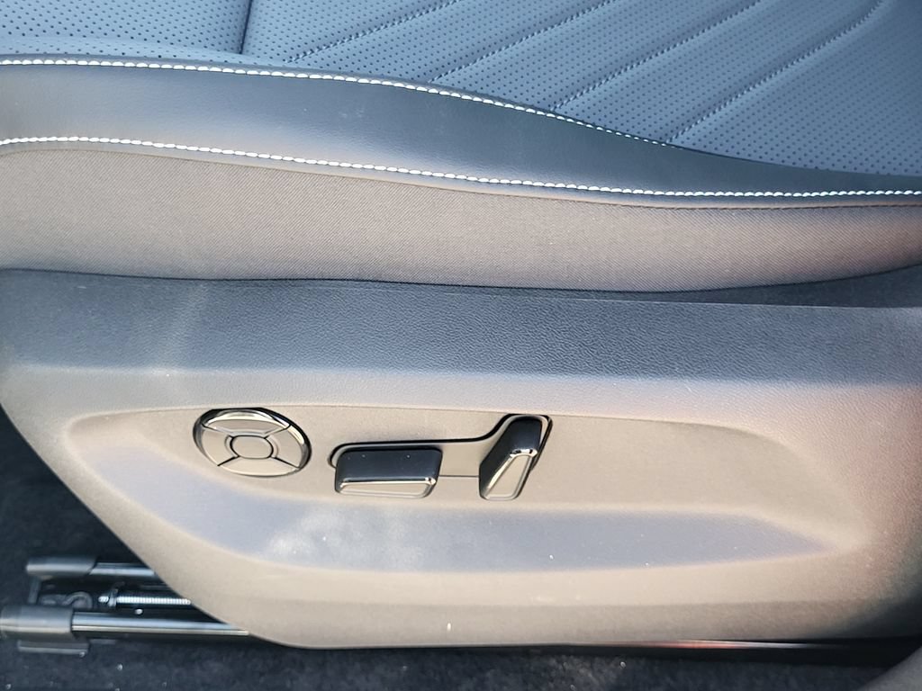 New 2026 Volkswagen Tiguan SE R-Line AWD/4WD image 11