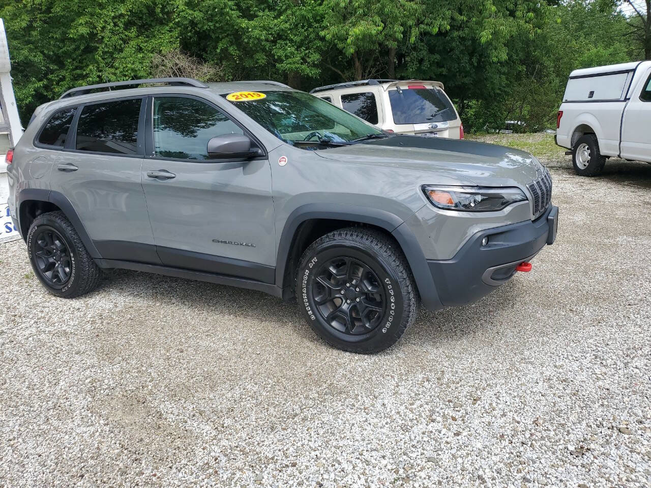 Used 2019 Jeep Cherokee Trailhawk w/ Cold Weather Group image 1