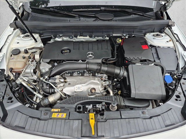 Used 2023 Mercedes-Benz GLB 250 4MATIC image 22