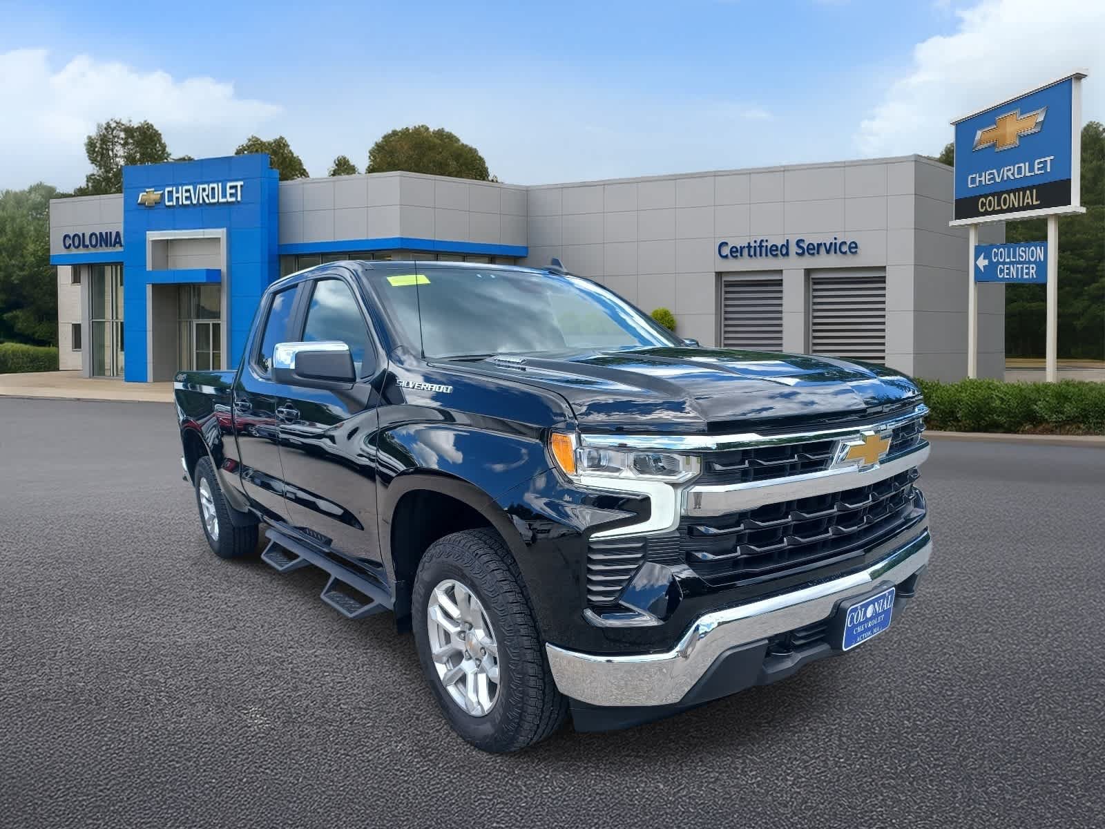 Used 2026 Chevrolet Silverado 1500 LT AWD/4WD image 2