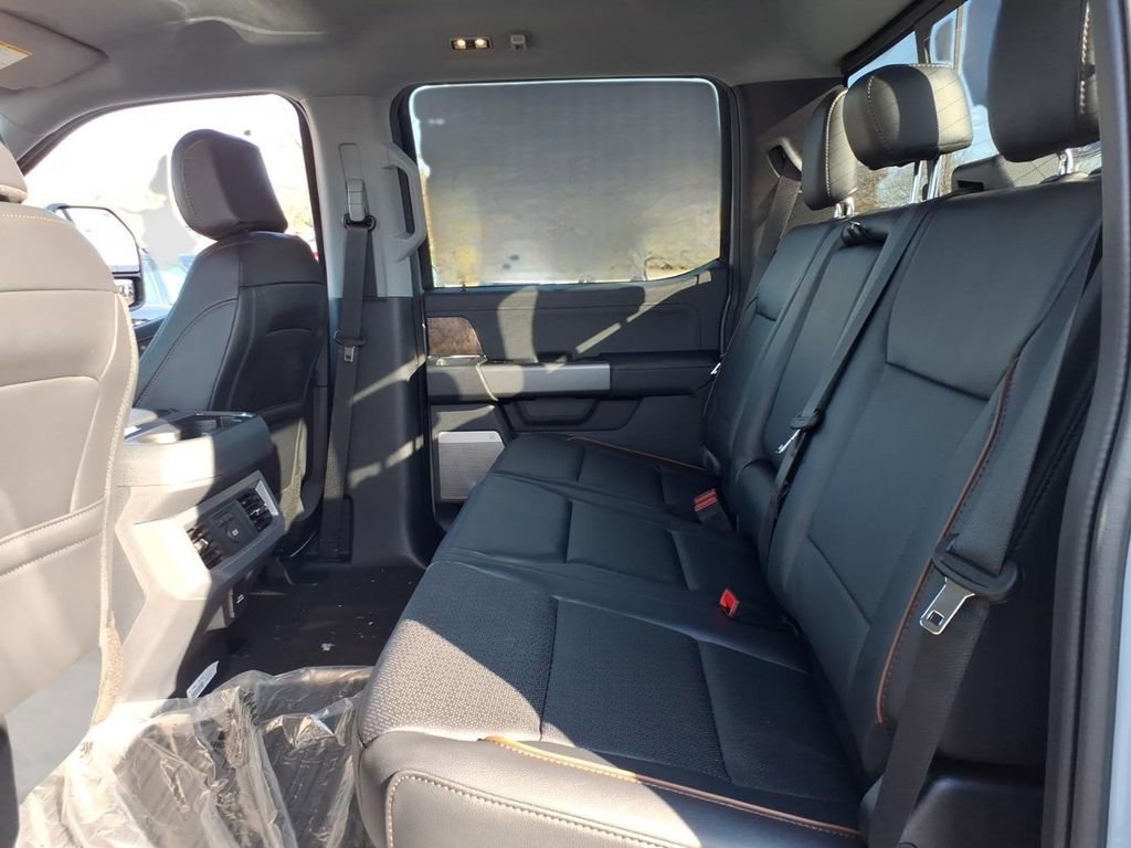 New 2026 Ford F250 Lariat w/ Black Appearance Package image 5