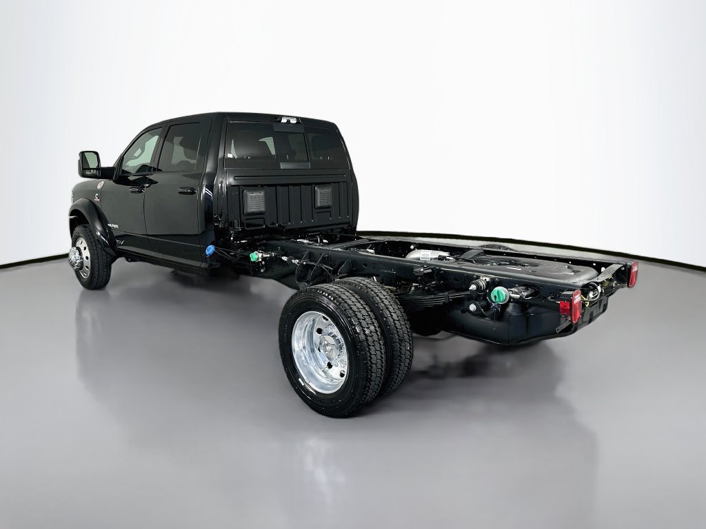 New 2026 RAM 4500 4x4 Crew Cab DRW w/ Laramie Trim Package image 5