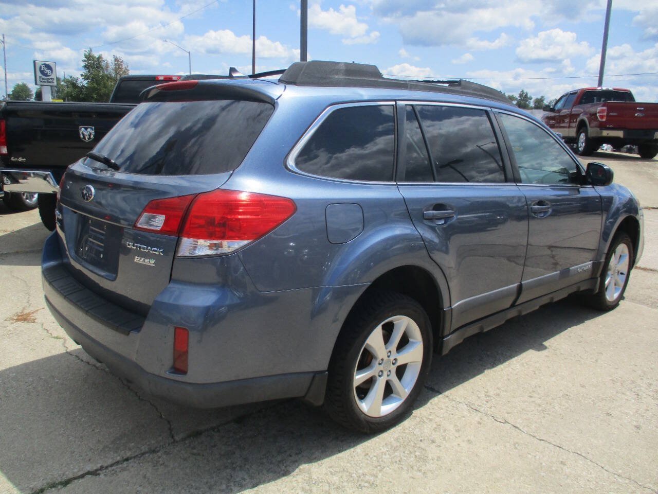 Used 2013 Subaru Outback 2.5i Limited AWD/4WD image 6