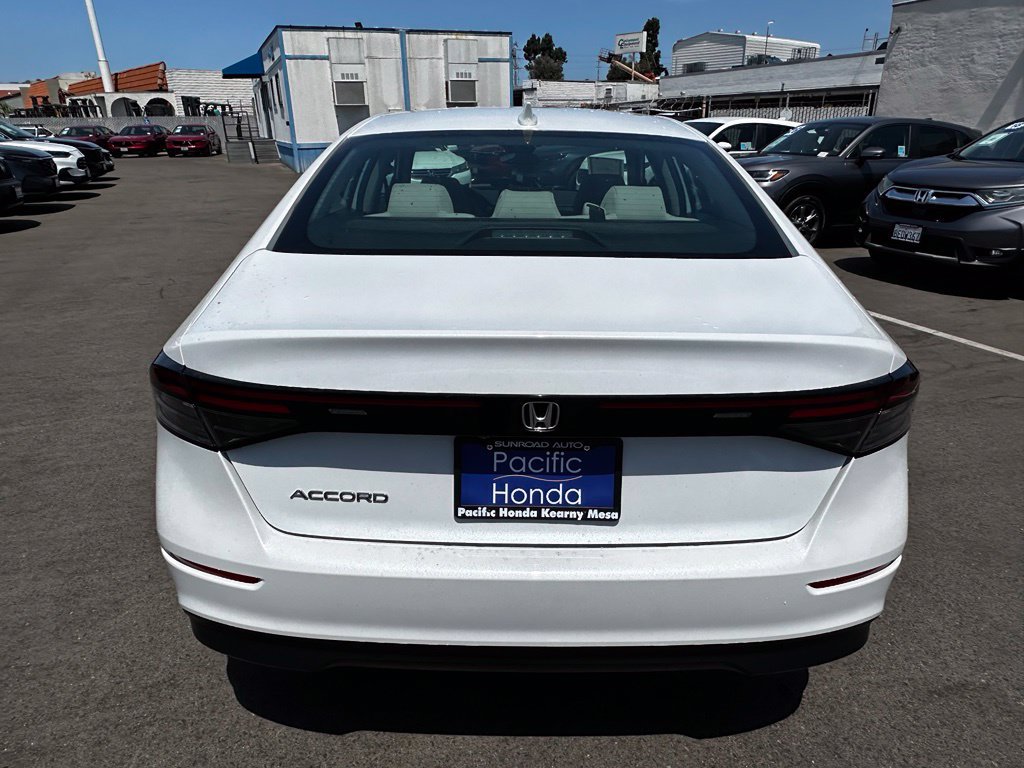 Used 2023 Honda Accord EX image 7
