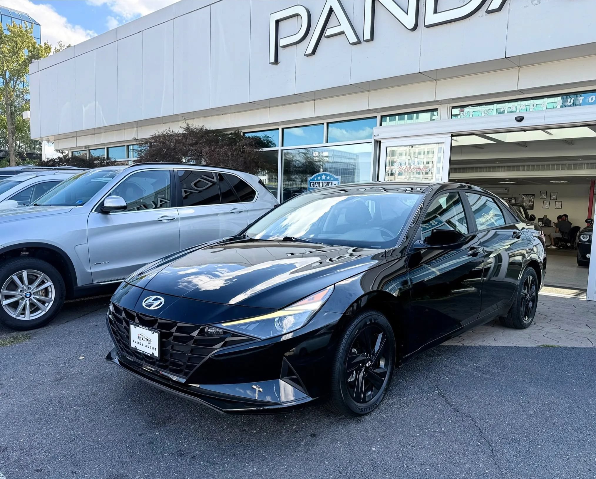 Used 2023 Hyundai Elantra SEL FWD image 3
