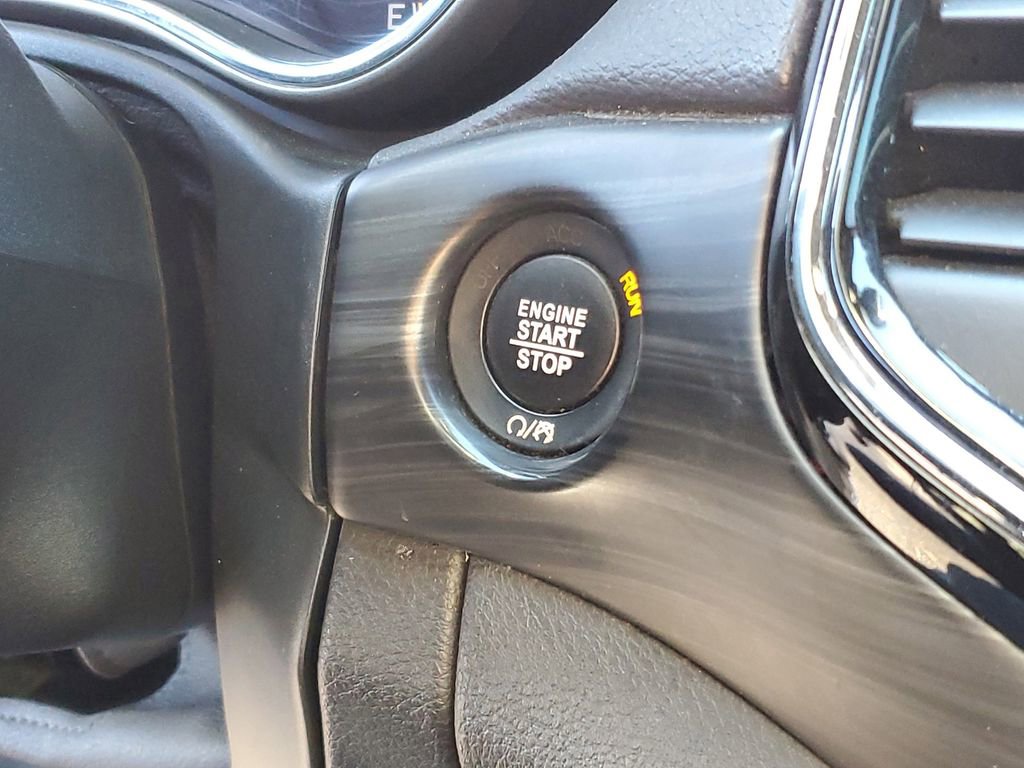 Used 2020 Jeep Grand Cherokee Altitude image 15