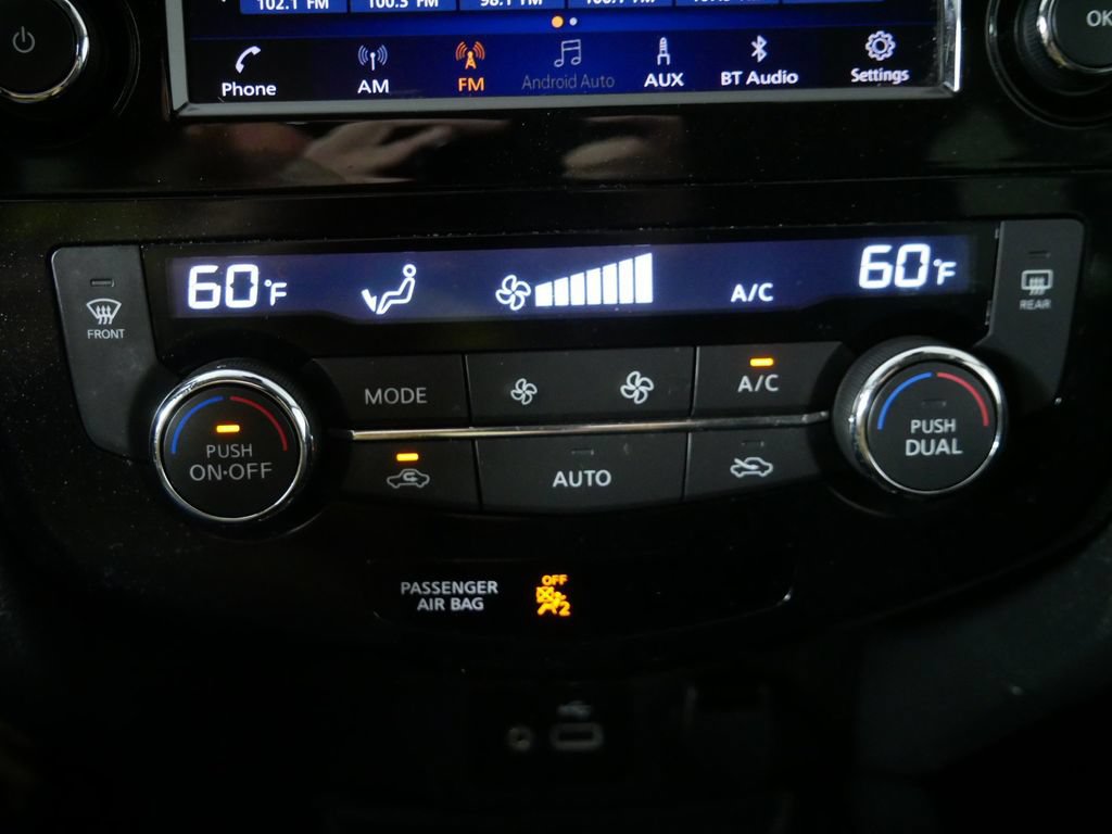 Used 2020 Nissan Rogue SV AWD/4WD image 30