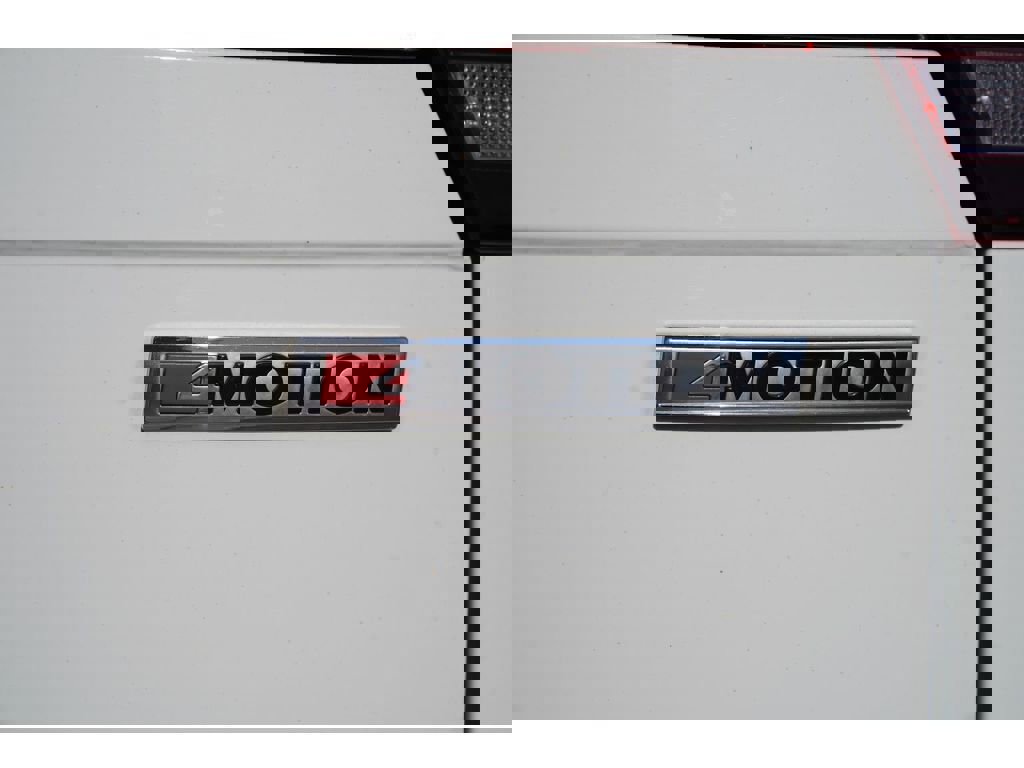 Used 2019 Volkswagen Tiguan SEL Premium w/ 3rd Row Seat Package image 10