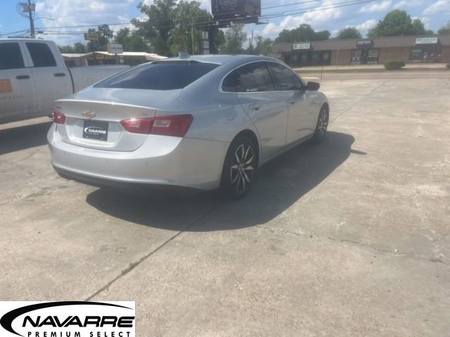 Used 2017 Chevrolet Malibu LT w/ Leather Package FWD image 8