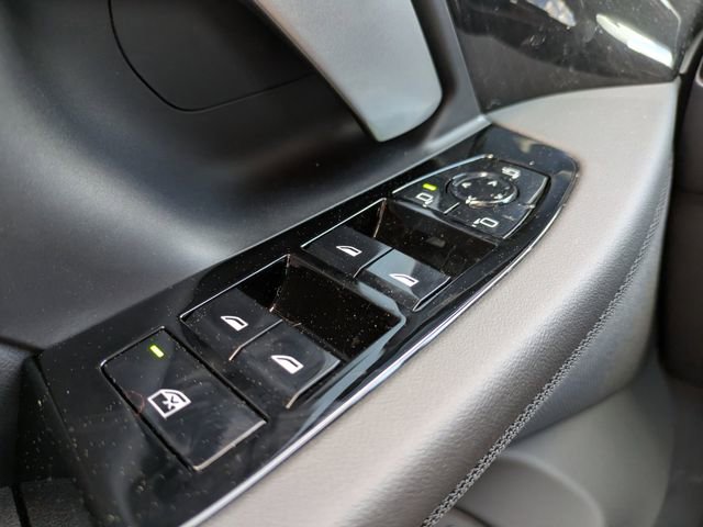 New 2026 BMW 530i xDrive w/ M Sport Package image 26