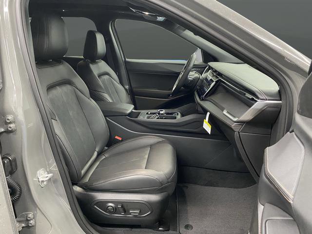 New 2026 Jeep Cherokee Overland w/ Trailer Tow Group image 35