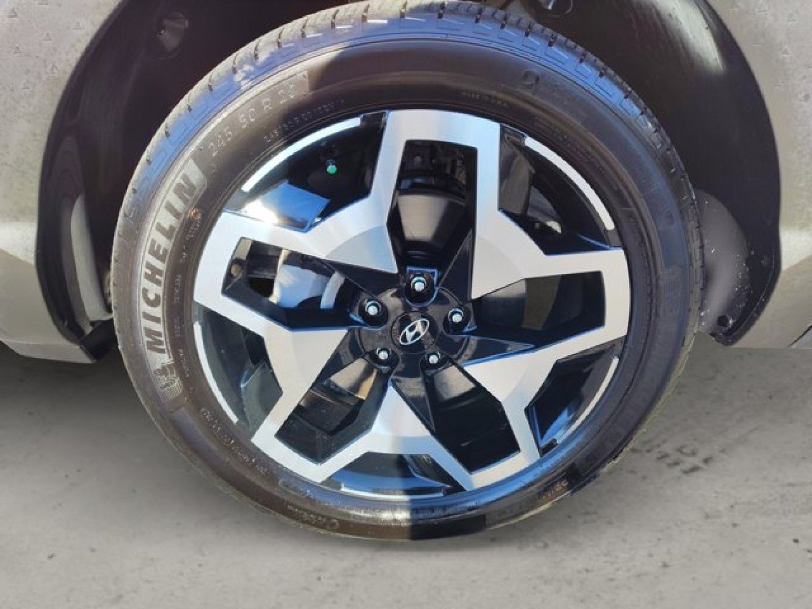 Used 2023 Hyundai Santa Cruz Limited AWD/4WD image 10
