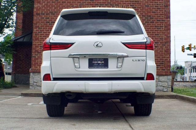 Used 2016 Lexus LX 570 4WD w/ Luxury Package image 6