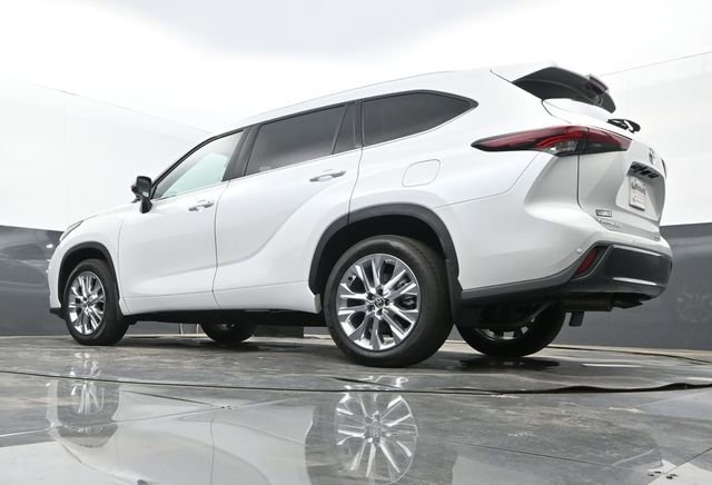 Used 2026 Toyota Highlander Limited image 10