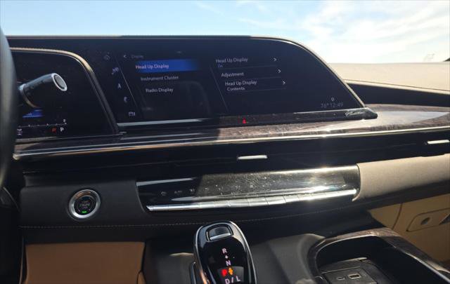 Used 2023 Cadillac Escalade ESV Premium Luxury w/ Performance Package AWD/4WD image 14